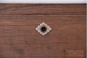 アンティーク家具　アンティーク　古い木のシンプルな脚付きローチェスト(1)(ローボード)
