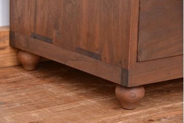 アンティーク家具　アンティーク　古い木のシンプルな脚付きローチェスト(1)(ローボード)