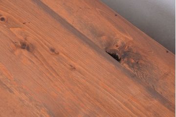 アンティーク家具　アンティーク　古い木のシンプルな脚付きローチェスト?(ローボード)