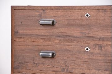 アンティーク家具　アンティーク　古い木のシンプルな脚付きローチェスト?(ローボード)