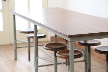 ラフジュオリジナル　8脚格納スツールの特大作業台(テーブル、机)