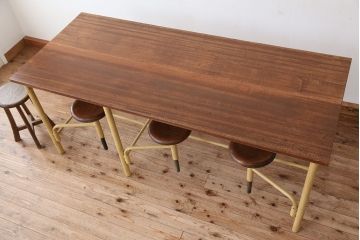 ラフジュオリジナル　6脚格納スツールの作業台(テーブル、机)