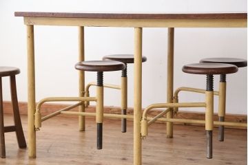 ラフジュオリジナル　6脚格納スツールの作業台(テーブル、机)