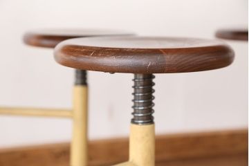 ラフジュオリジナル　6脚格納スツールの作業台(テーブル、机)