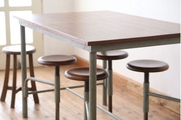 ラフジュオリジナル　4脚格納スツールの作業台(テーブル、机)