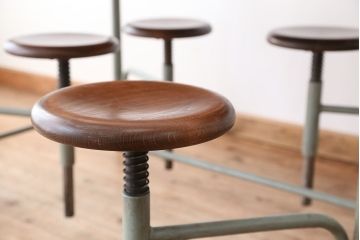 ラフジュオリジナル　4脚格納スツールの作業台(テーブル、机)