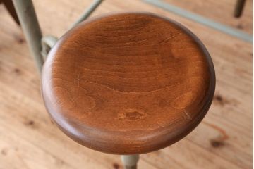 ラフジュオリジナル　4脚格納スツールの作業台(テーブル、机)