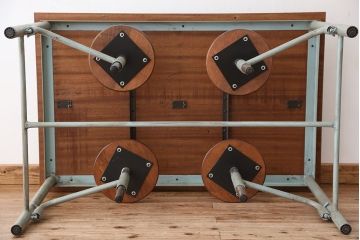 ラフジュオリジナル　4脚格納スツールの作業台(テーブル、机)
