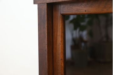 アンティーク家具　★アンティーク　シンプルなガラス引き戸収納棚(食器棚、飾り棚)