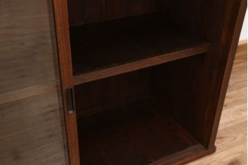 アンティーク家具　★アンティーク　シンプルなガラス引き戸収納棚(食器棚、飾り棚)