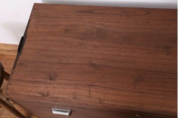レトロ家具　昭和レトロ　古い木のシンプルな脚付きローチェスト(ローボード)