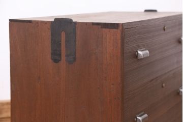 レトロ家具　昭和レトロ　古い木のシンプルな脚付きローチェスト(ローボード)