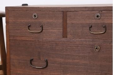 アンティーク家具　アンティーク　古い木の四杯引き出し脚付きローチェスト(ローボード)