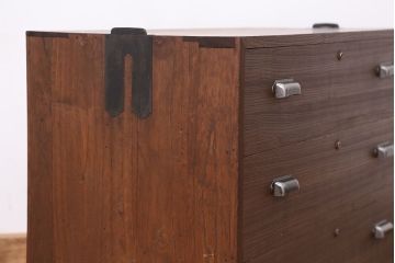 アンティーク家具　アンティーク　古い木のシンプルな三杯引き出し脚付きチェスト