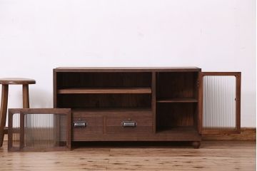 アンティーク家具　アンティーク　古い木のモールガラス扉のローボード(ローチェスト、収納棚)