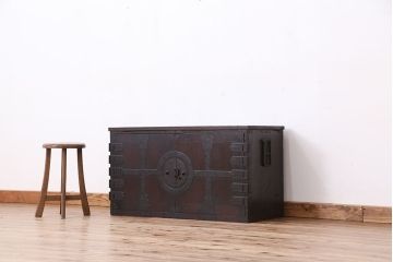 アンティーク家具　古民具・骨董　天板補強の観音開き時代箪笥ローチェスト(ローボード)