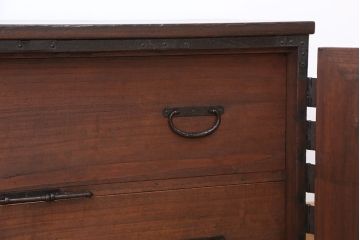 アンティーク家具　古民具・骨董　天板補強の観音開き時代箪笥ローチェスト(ローボード)