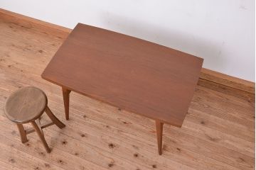 レトロ家具　昭和レトロ　デザインの素晴らしいセンターテーブル(机)　