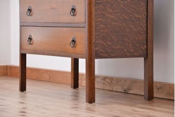 アンティーク家具　イギリスアンティーク　かわいいサイズのオーク材サイドチェスト(ドロワー)