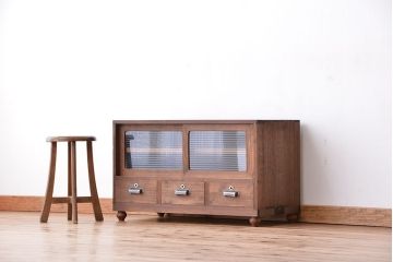 アンティーク家具　アンティーク　モールガラス脚付きローボード?(収納棚)