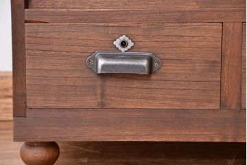 アンティーク家具　アンティーク　モールガラス脚付きローボード?(収納棚)
