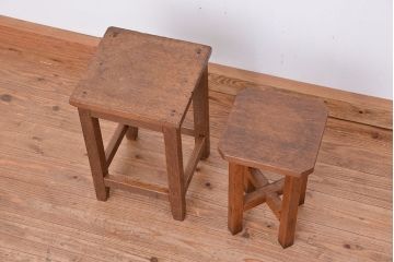 アンティーク家具　アンティーク　シンプルな角スツール　2脚セット(椅子)