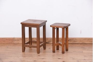 アンティーク家具　アンティーク　シンプルな角スツール　2脚セット(椅子)