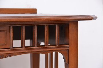 アンティーク家具　イギリスアンティーク　マホガニー材美しいカービングライティングデスク