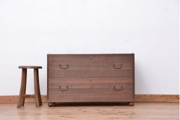 アンティーク家具　アンティーク　古い木のシンプルな脚付きローチェスト(ローボード)