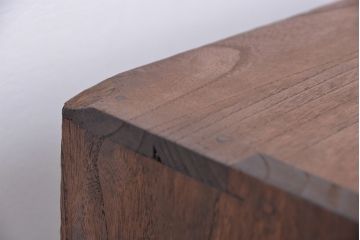 アンティーク家具　アンティーク　古い木のシンプルな脚付きローチェスト(ローボード)