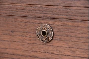 アンティーク家具　アンティーク　古い木のシンプルな脚付きローチェスト(ローボード)