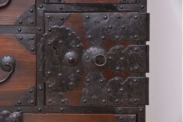 アンティーク家具　古民具・骨董　希少!前面欅材の仙台小箪笥(帳場箪笥)