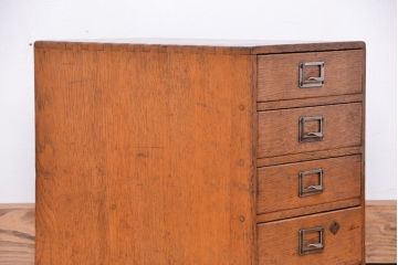 アンティーク家具　アンティーク　古いナラ材のネームプレート四段小引き出し