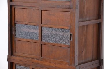 アンティーク家具　☆アンティーク　古い木の二段重ね結霜ガラス食器棚(収納棚)