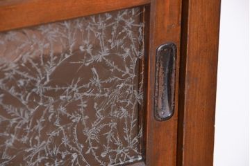 アンティーク家具　☆アンティーク　古い木の二段重ね結霜ガラス食器棚(収納棚)