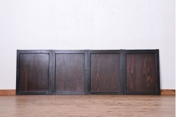 古民具・骨董　古いお屋敷の使い込まれた小さな板戸　4枚