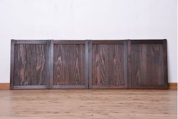 古民具・骨董　古いお屋敷の使い込まれた小さな板戸　4枚