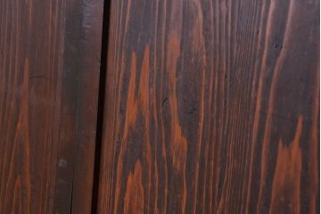 古民具・骨董　古いお屋敷の使い込まれた小さな板戸　4枚