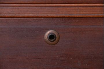アンティーク家具　アンティーク　古い木の大振りな鉄脚付きローチェスト?(ローボード、タンス、箪笥)