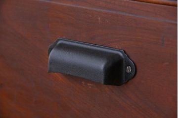アンティーク家具　アンティーク　古い木の大振りな鉄脚付きローチェスト?(ローボード、タンス、箪笥)
