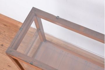 アンティーク家具　アンティーク　古い木の薄型横長ガラスケース(ショーケース、飾り棚)