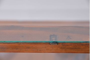 アンティーク家具　アンティーク　古い木の薄型横長ガラスケース(ショーケース、飾り棚)