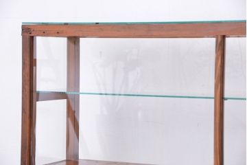 アンティーク家具　アンティーク　古い木の薄型横長ガラスケース(ショーケース、飾り棚)