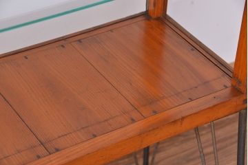 アンティーク家具　アンティーク　古い木の薄型横長ガラスケース(ショーケース、飾り棚)