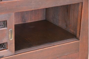 アンティーク家具　古民具・骨董　欅の杢目が素晴らしい四尺水屋箪笥サイドボード(収納棚、リビングボード)