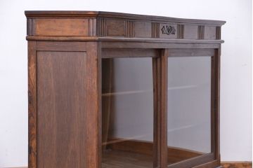 アンティーク家具　アンティーク　大正ロマン　上品な脚付き横長収納棚(ガラスケース、ショーケース)