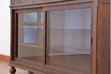 アンティーク家具　アンティーク　大正ロマン　上品な脚付き横長収納棚(ガラスケース、ショーケース)