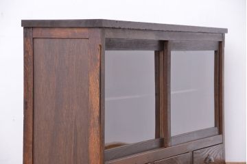 アンティーク家具　アンティーク　シンプルな引き出し付き横長収納棚(飾り棚、食器棚)