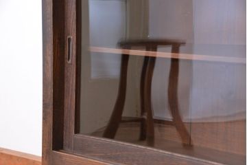 アンティーク家具　アンティーク　シンプルな引き出し付き横長収納棚(飾り棚、食器棚)