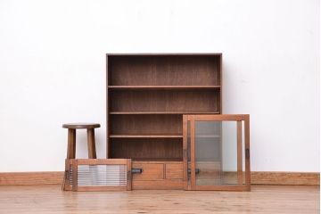 アンティーク家具　アンティーク　古い木のシンプルな収納棚(食器棚)